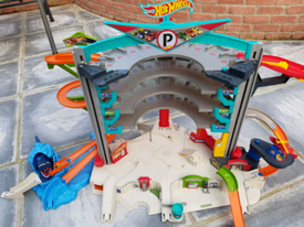 ultimate garage hot wheels liverpool